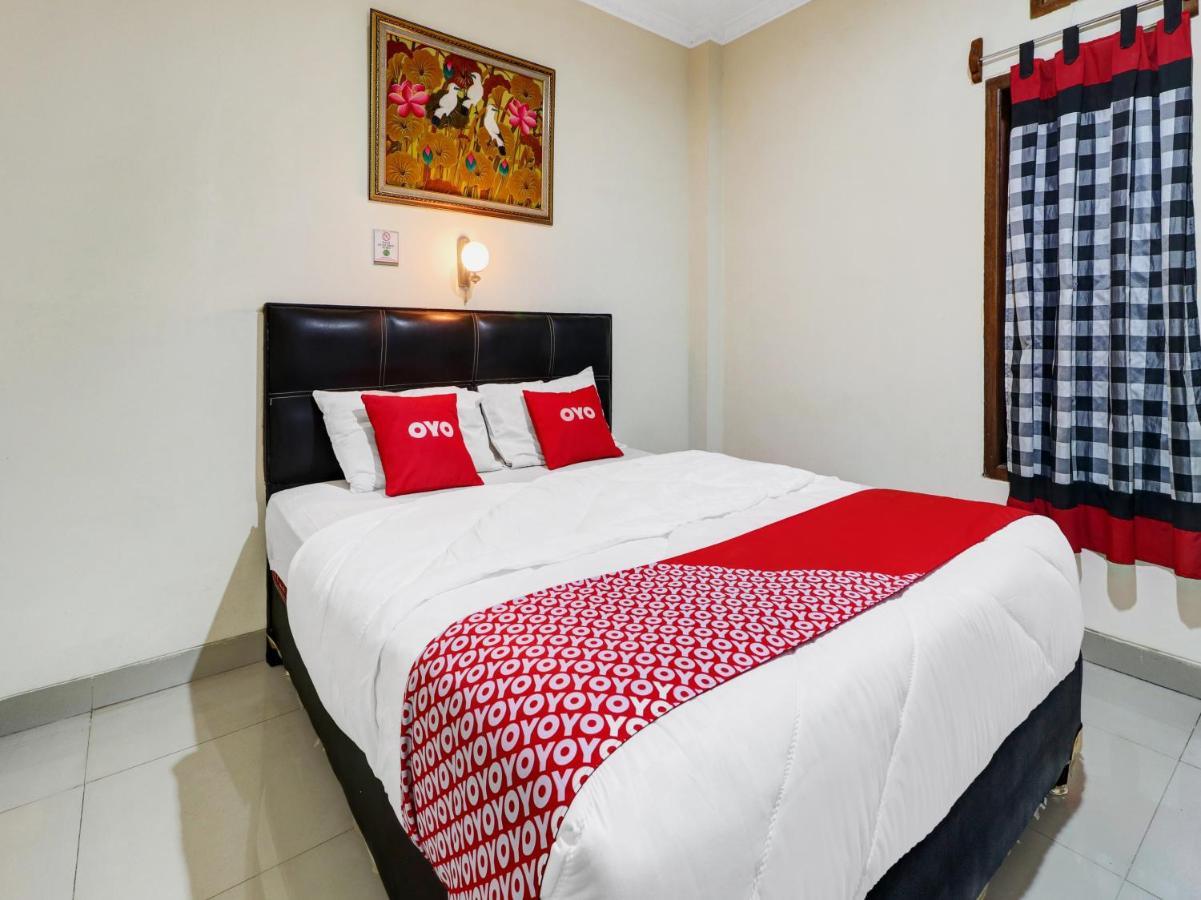 Oyo 90408 Hotel Horton Cirebon Exteriör bild
