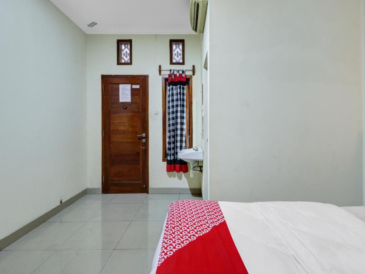 Oyo 90408 Hotel Horton Cirebon Exteriör bild